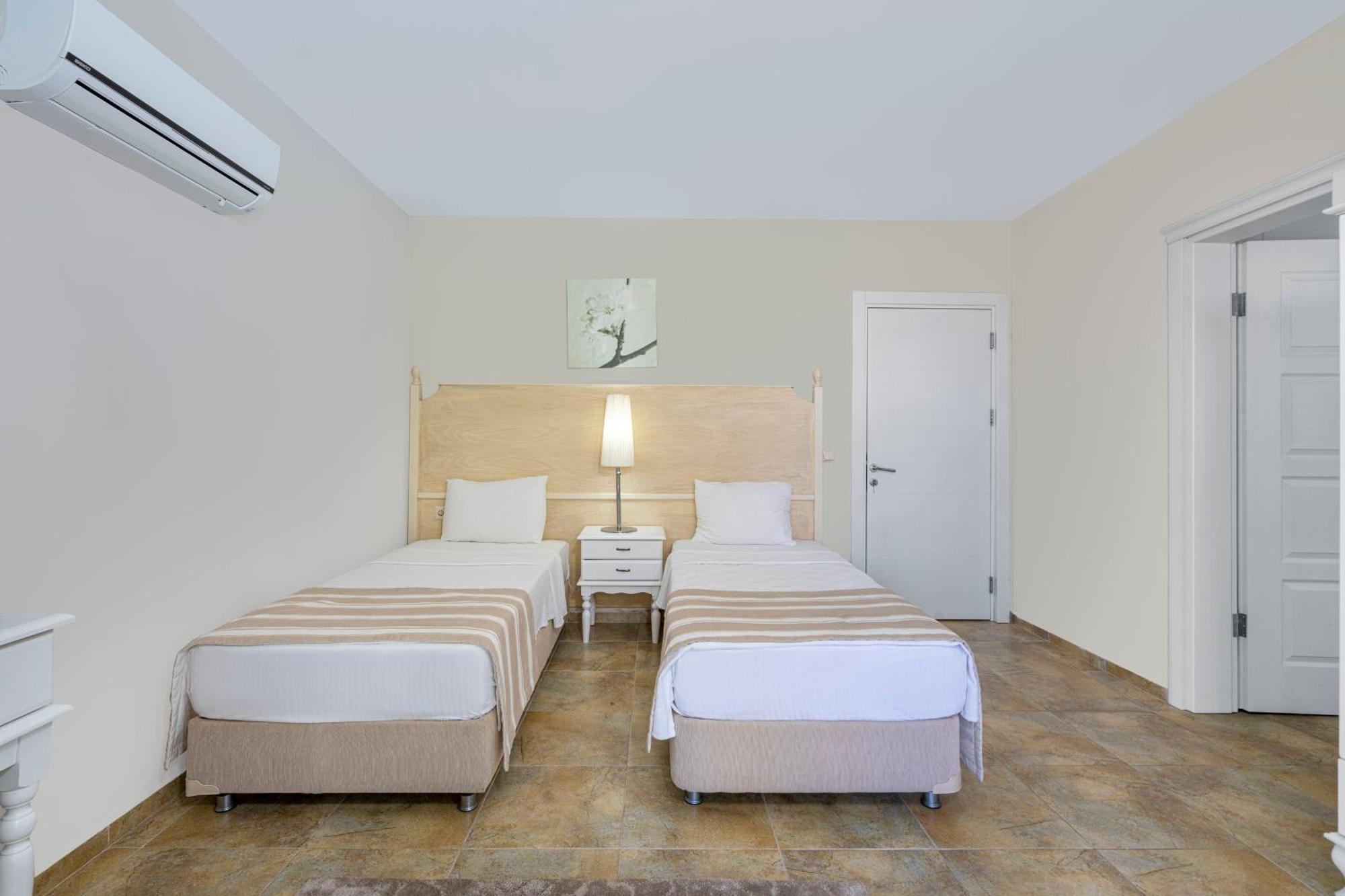 טורונץ' Alya Villa Butik Hotel מראה חיצוני תמונה