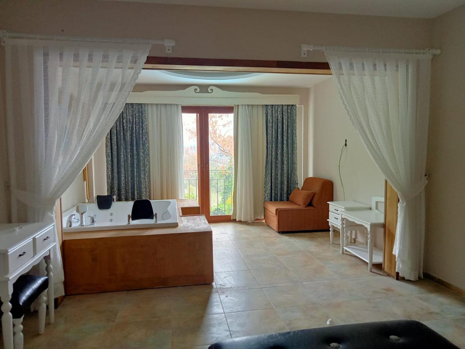 טורונץ' Alya Villa Butik Hotel מראה חיצוני תמונה